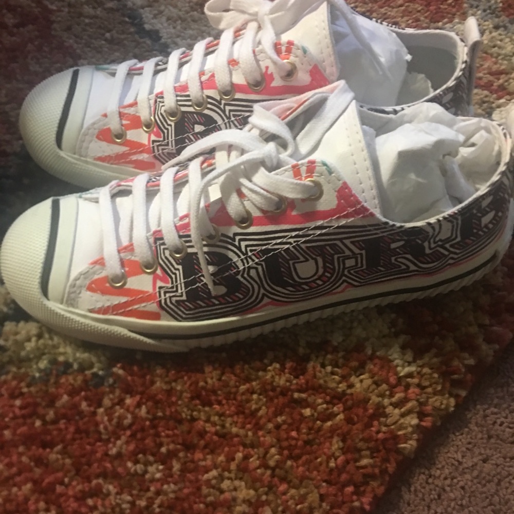 Shoes burberry like now